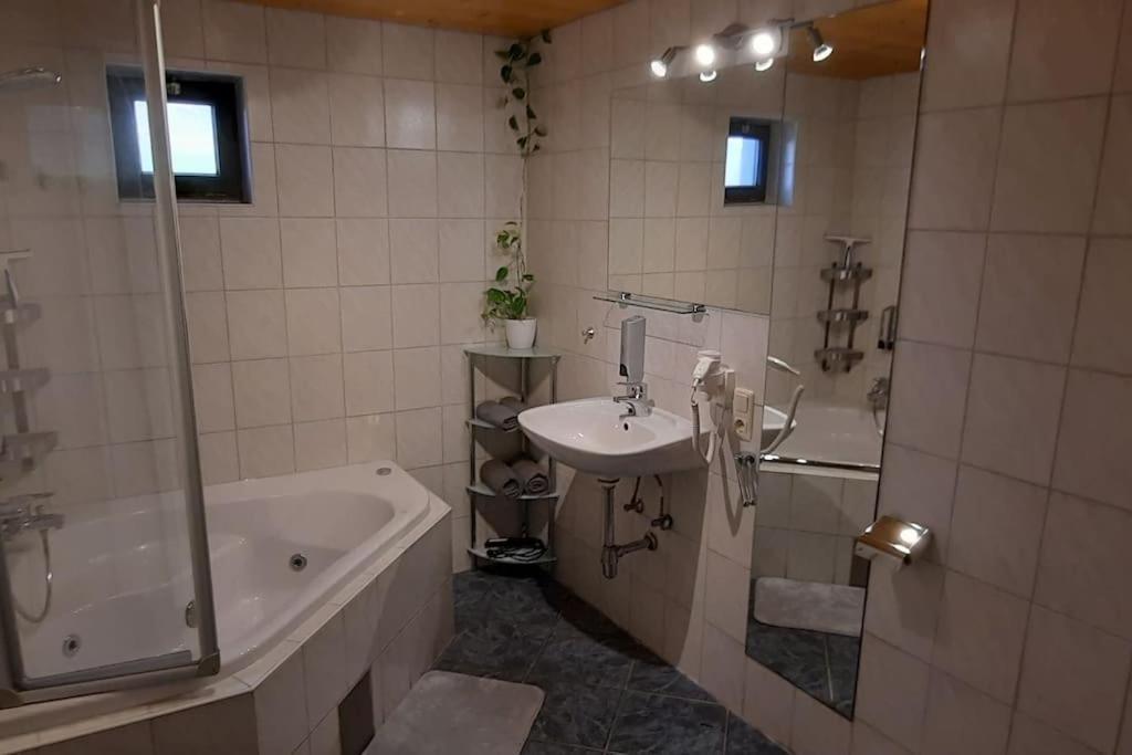 Ferienwohnung In Weyregg Am Attersee Екстериор снимка